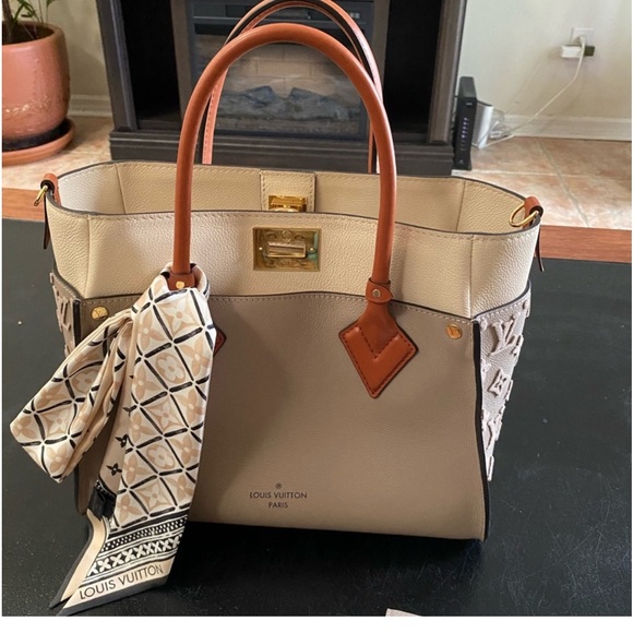 Louis Vuitton Monogram Tuffetege OMS MM and Taurillon leather Capucines Wallwt - Picture 2 of 6